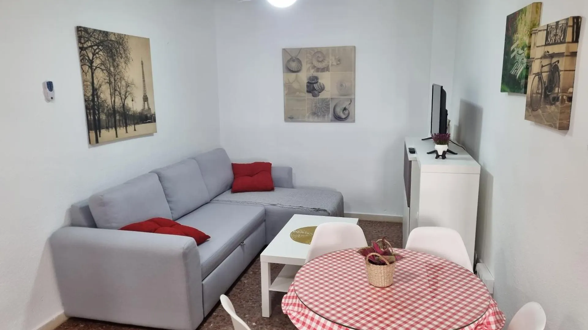 Apartamentos En Patio Cordobes San Basilio Cordoba 0*,