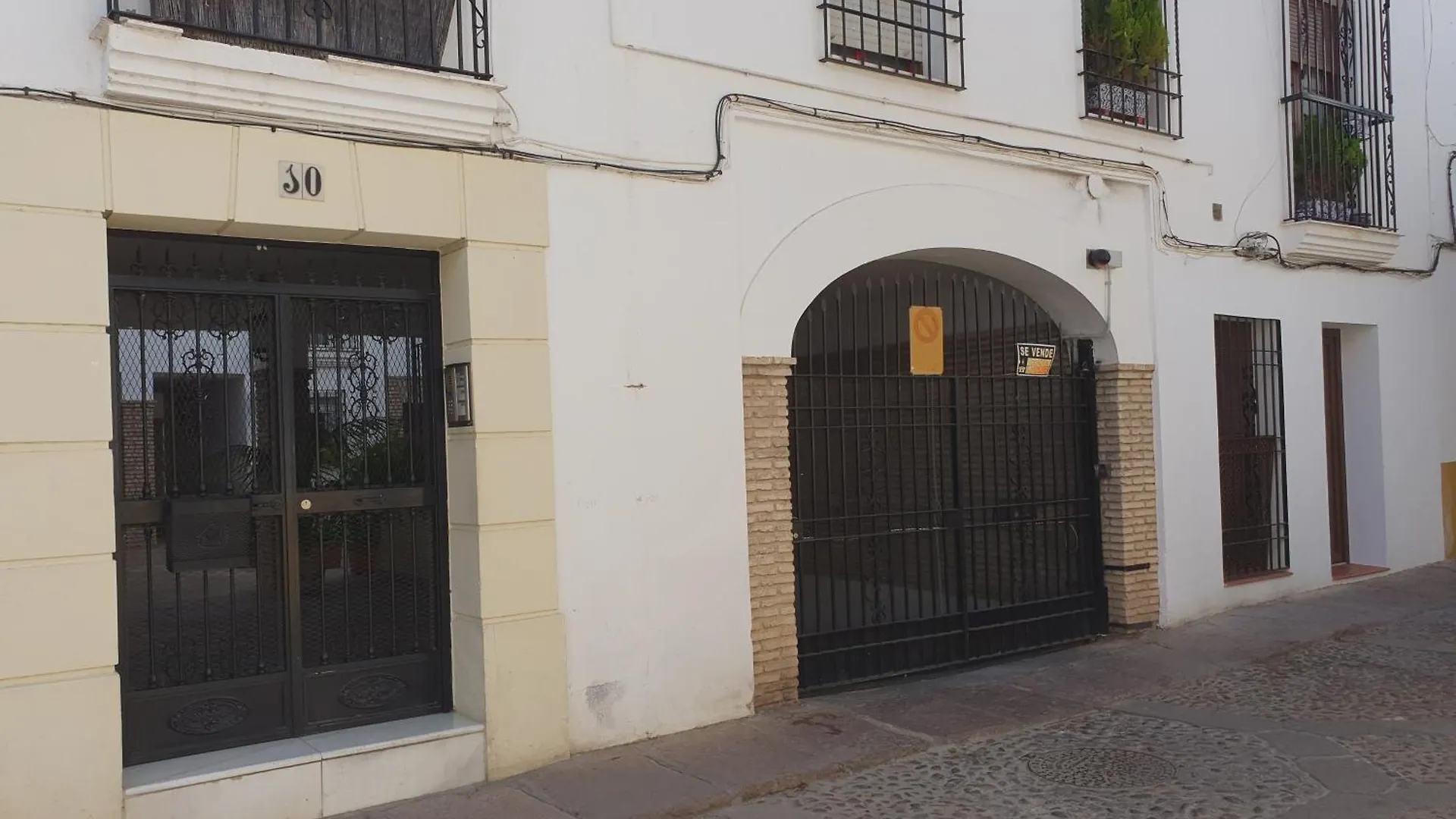 Apartamentos En Patio Cordobes San Basilio contacts